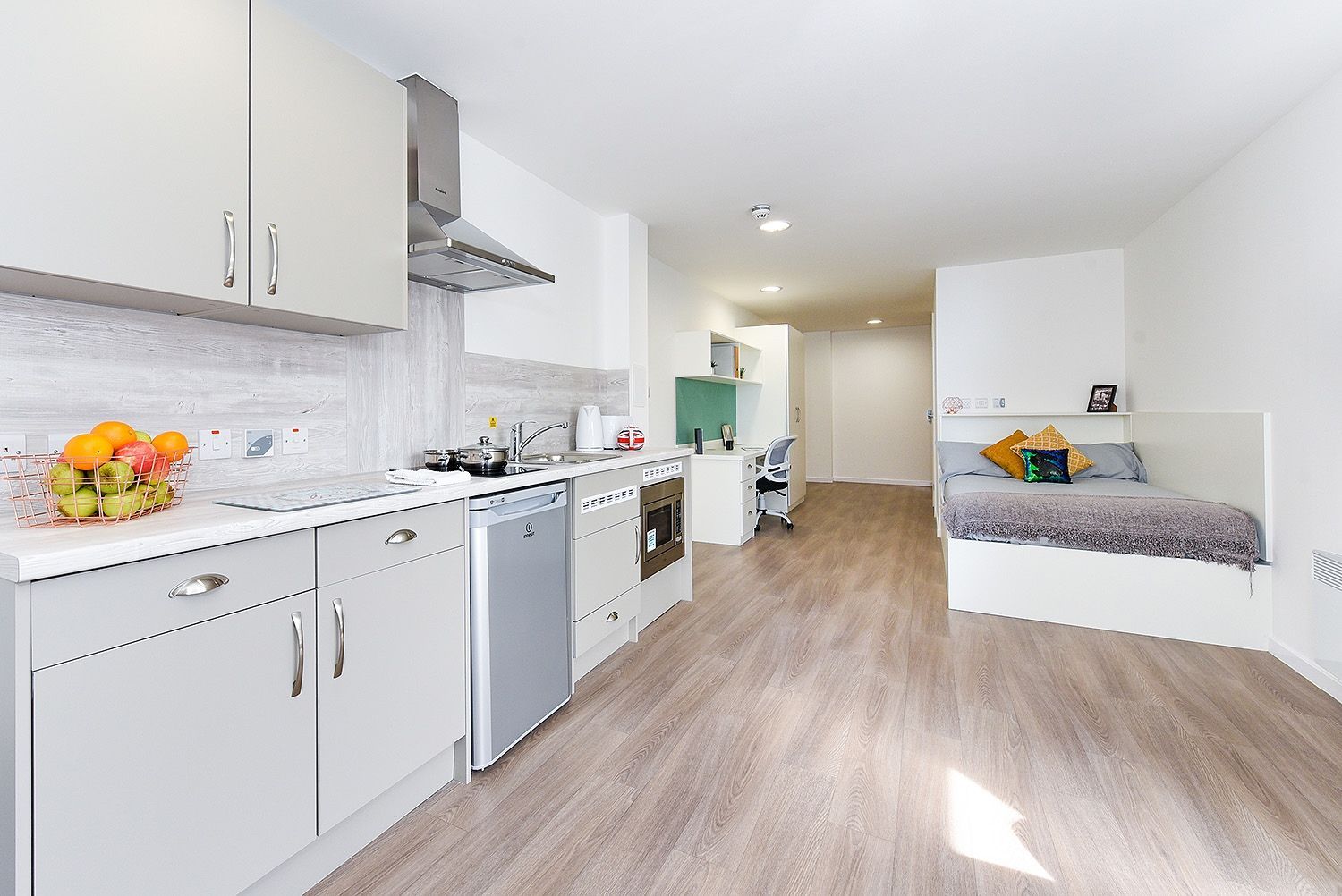 Studio Silver - Accessible